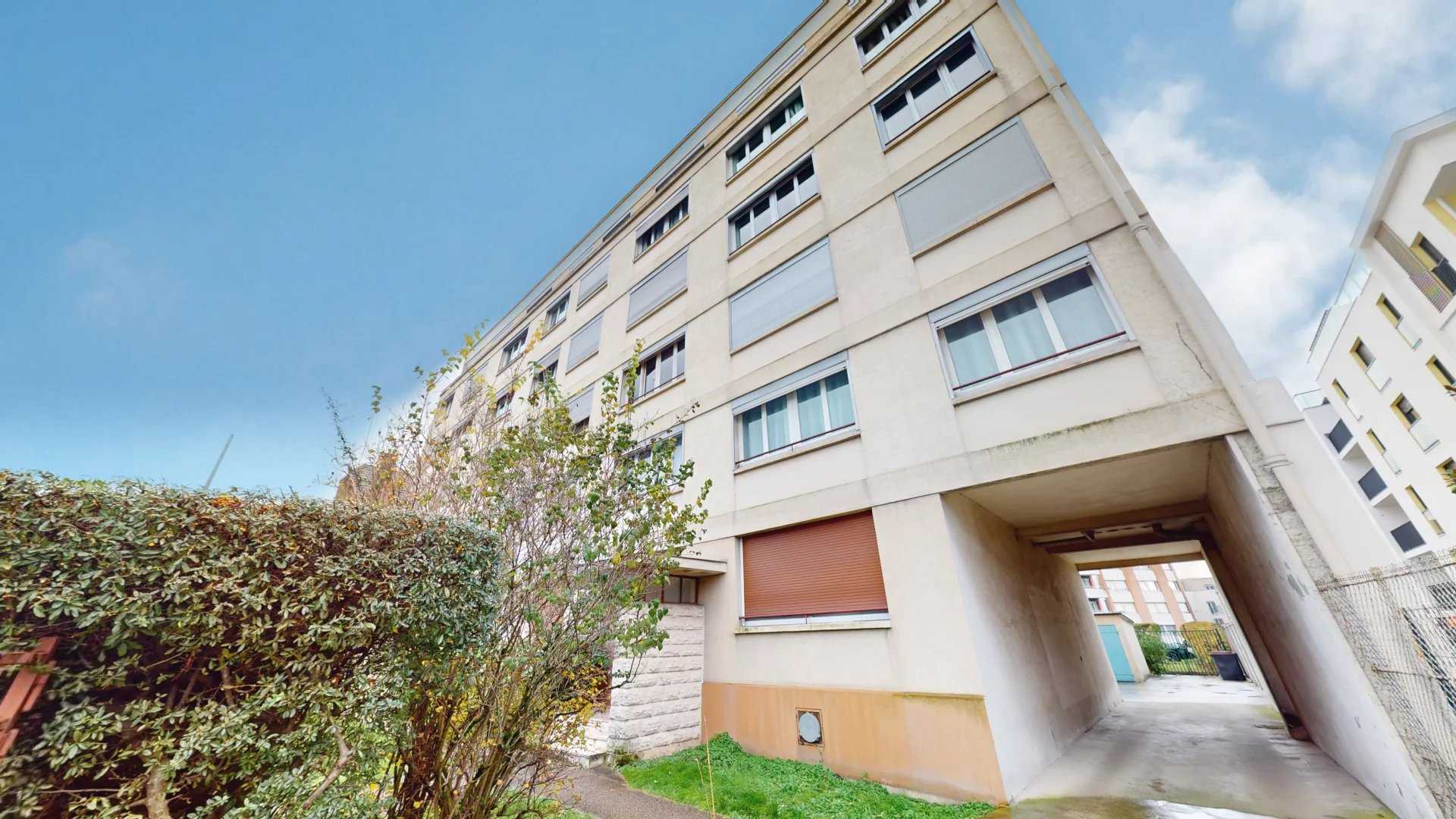 Condominium in Villemomble, Seine-Saint-Denis 12485357