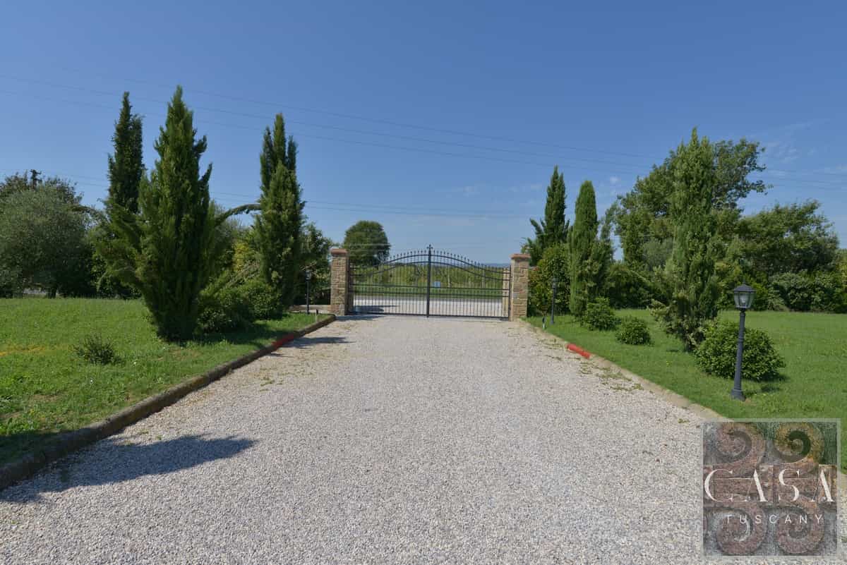 Land im Castiglion Fiorentino, Tuscany 12486715