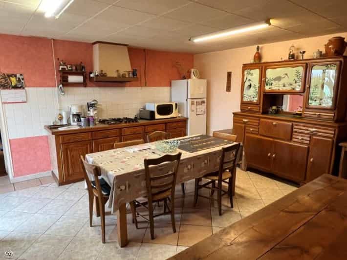 House in Villefagnan, Nouvelle-Aquitaine 12486906