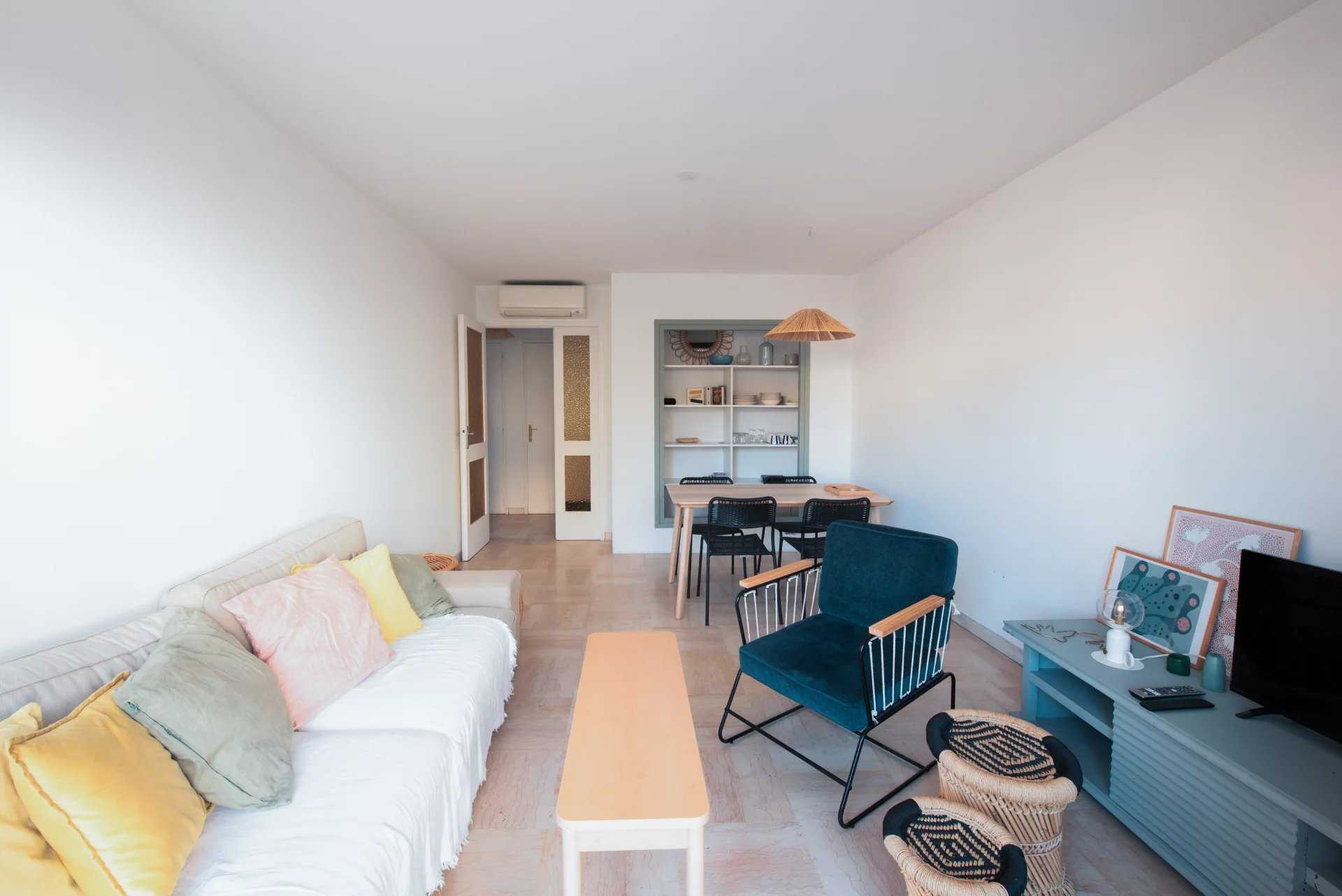 Condominium in La Ciotat, Provence-Alpes-Cote d'Azur 12488538