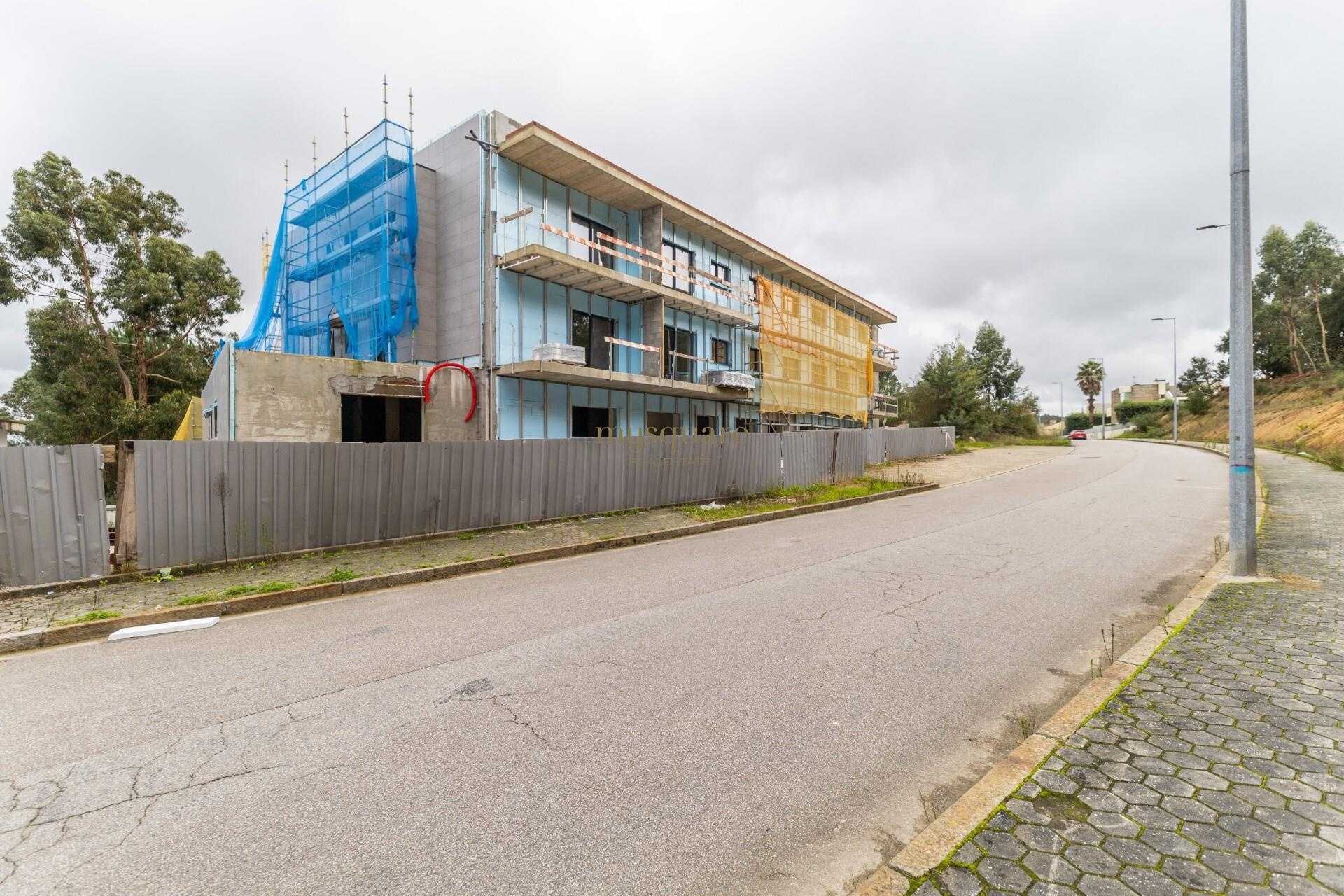 Condominium in Pedroso, Porto 12489073