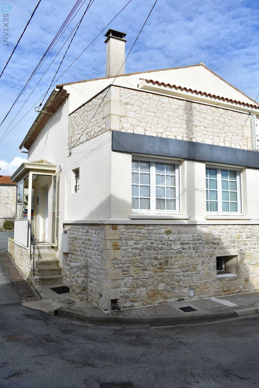 House in Saint-Nazaire-sur-Charente, Nouvelle-Aquitaine 12489229