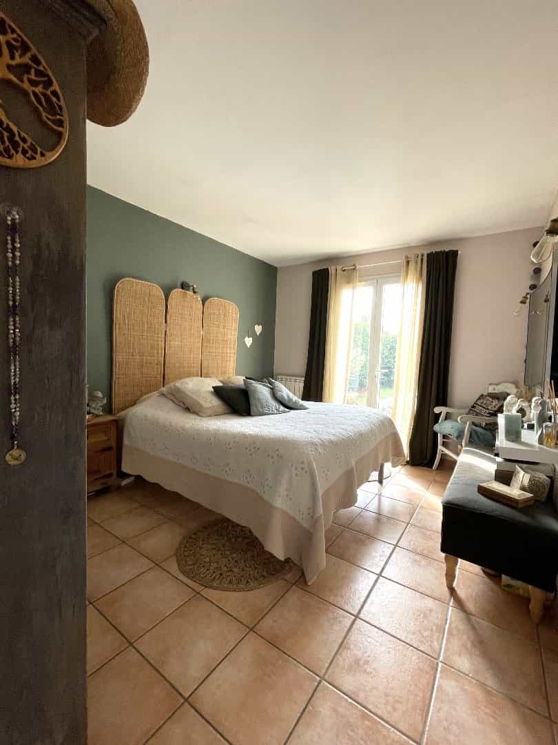 بيت في Istres, Provence-Alpes-Côte d'Azur 12489239