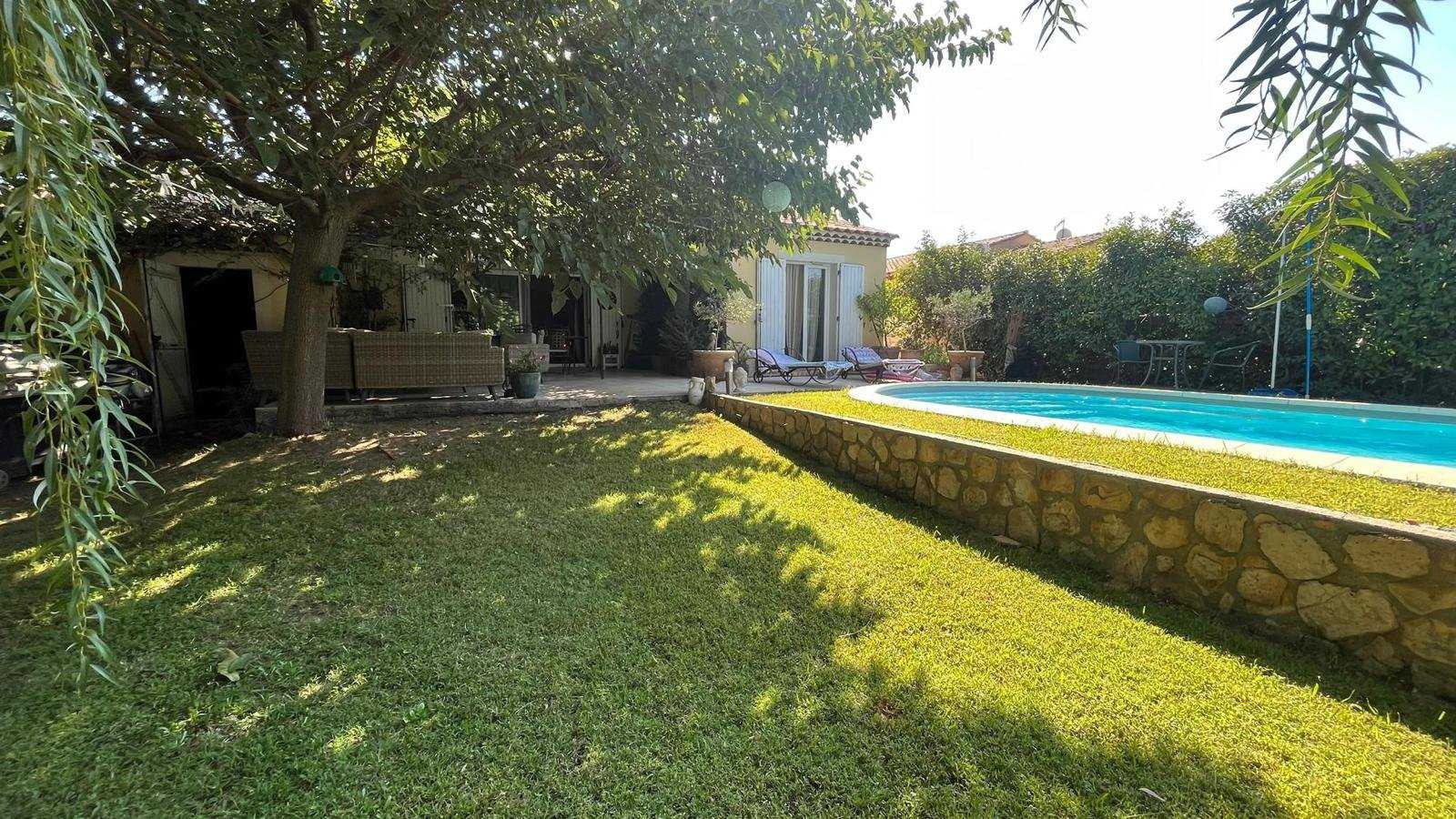 بيت في Istres, Provence-Alpes-Cote d'Azur 12489239