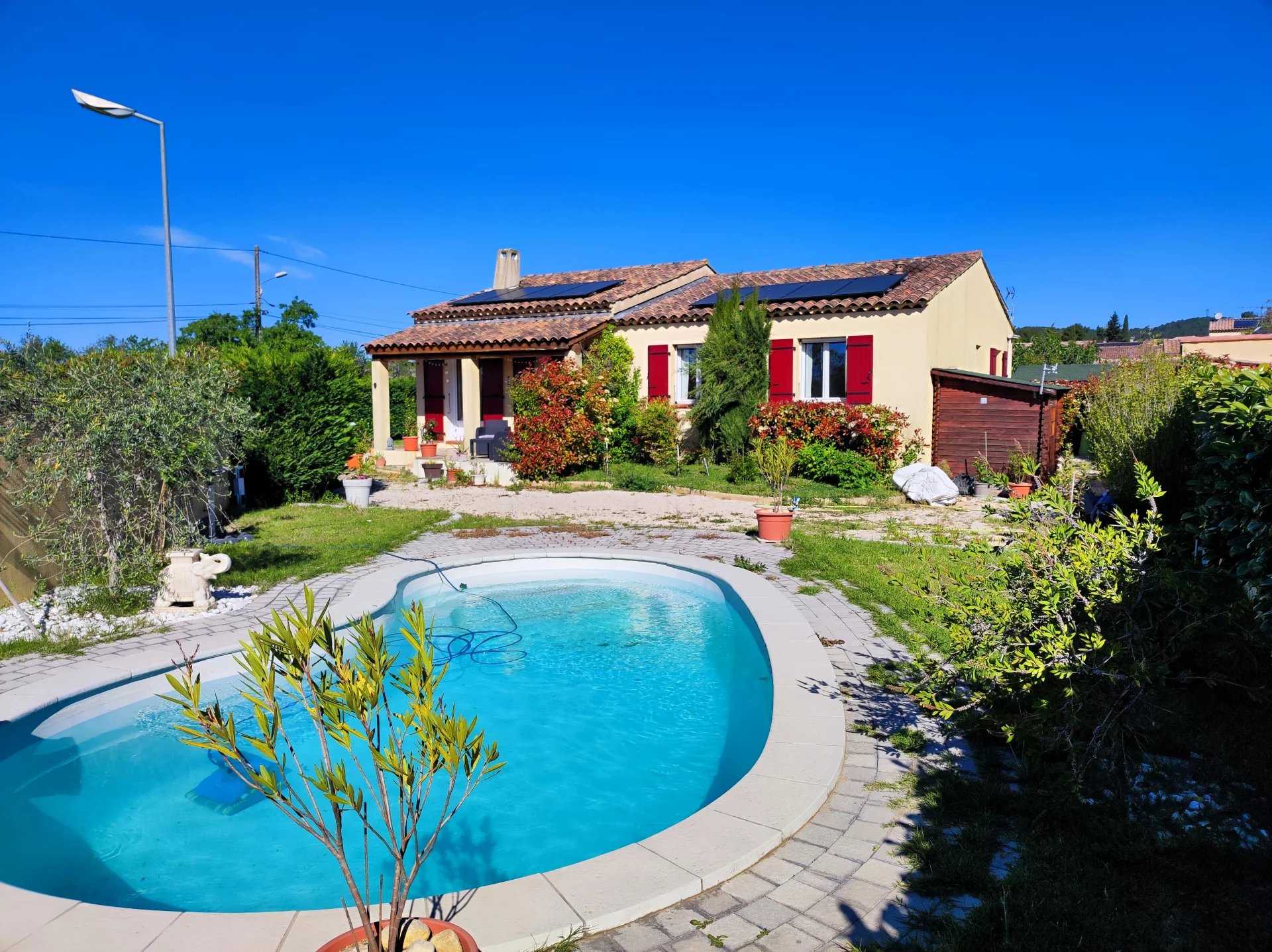 σπίτι σε Pertuis, Provence-Alpes-Cote d'Azur 12491070