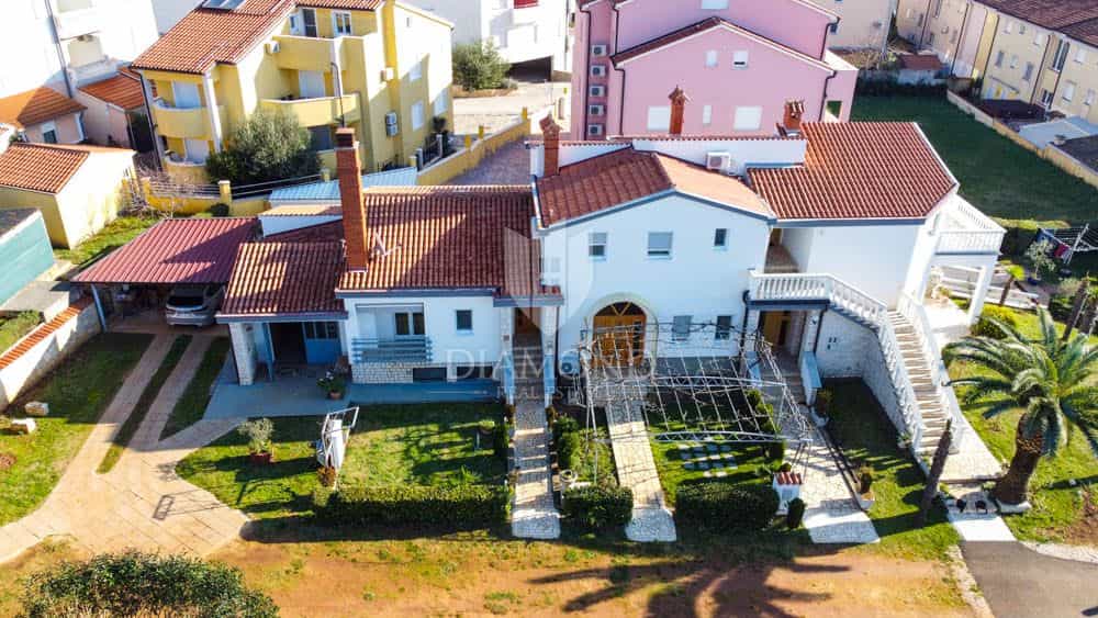 жилой дом в Medulin, Istarska Zupanija 12491630