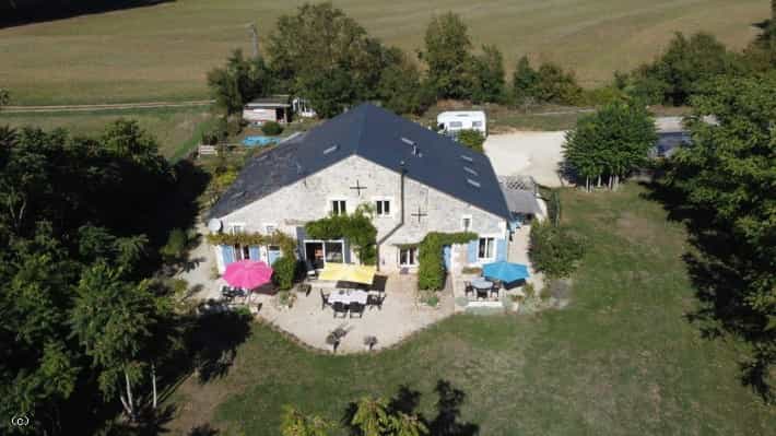 Rumah di Verteuil-sur-Charente, Nouvelle-Aquitaine 12492475