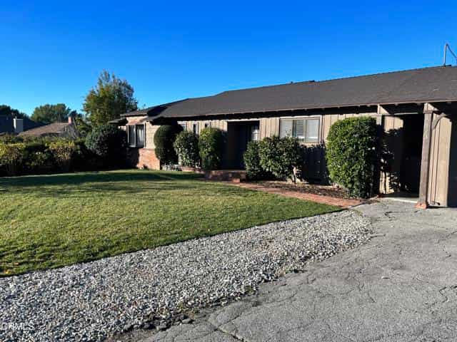 House in La Canada Flintridge, California 12493190