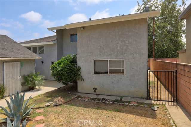 House in Los Angeles, California 12493191