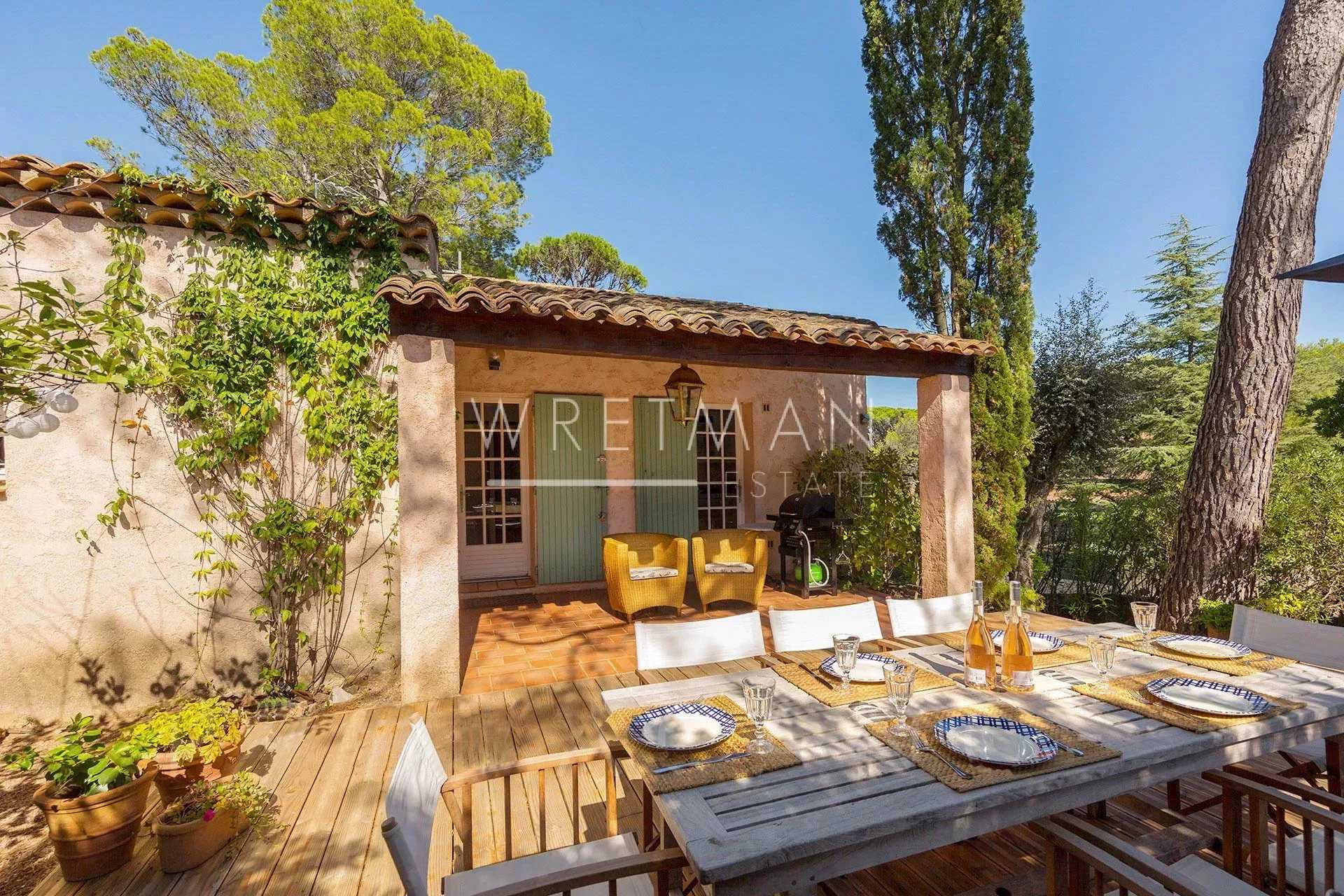 House in Saint-Raphael, Provence-Alpes-Cote d'Azur 12493543