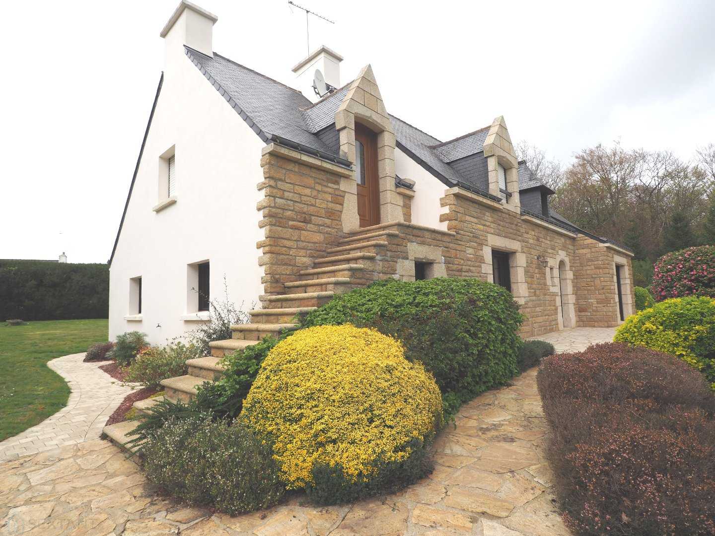 Rumah di Baud, Brittany 12494416
