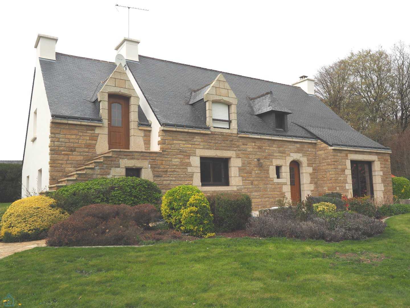 Rumah di Baud, Brittany 12494416