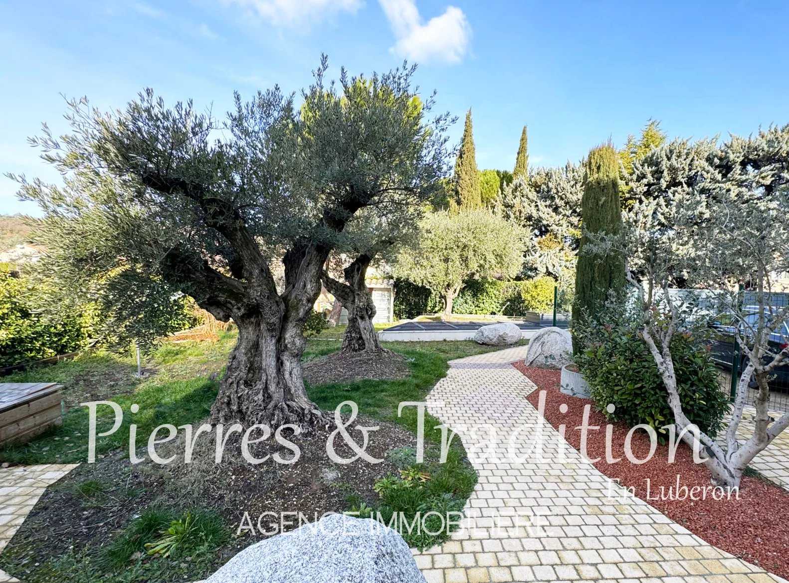 Casa nel Saignon, Provence-Alpes-Cote d'Azur 12495723
