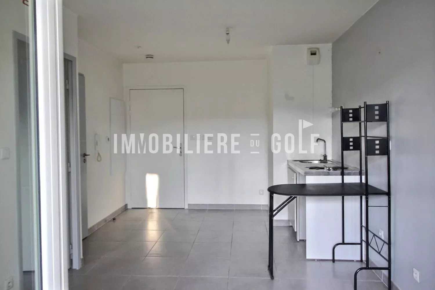 Condominium in La Valentine, Provence-Alpes-Cote d'Azur 12495732