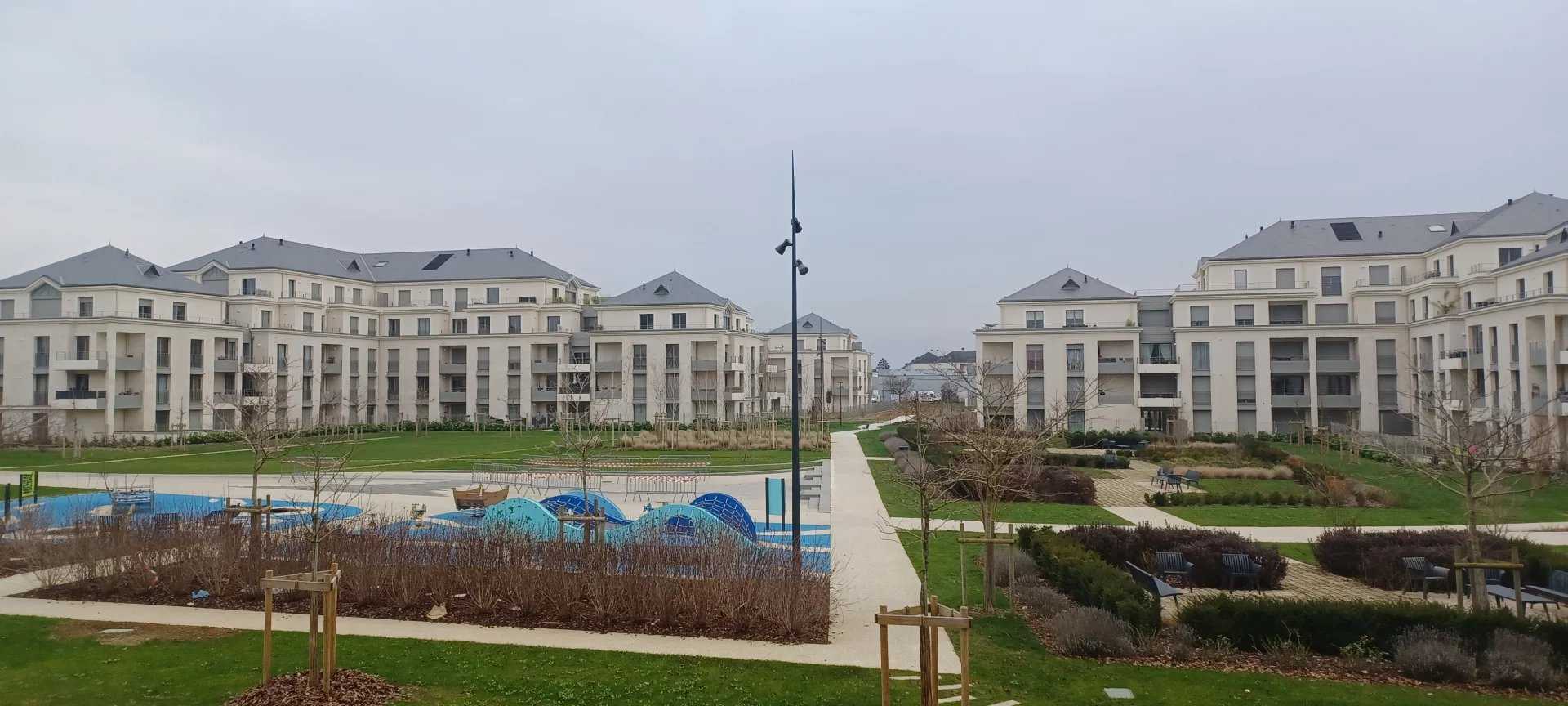 Eigentumswohnung im Saint-Cyr-sur-Loire, Centre-Val de Loire 12495738