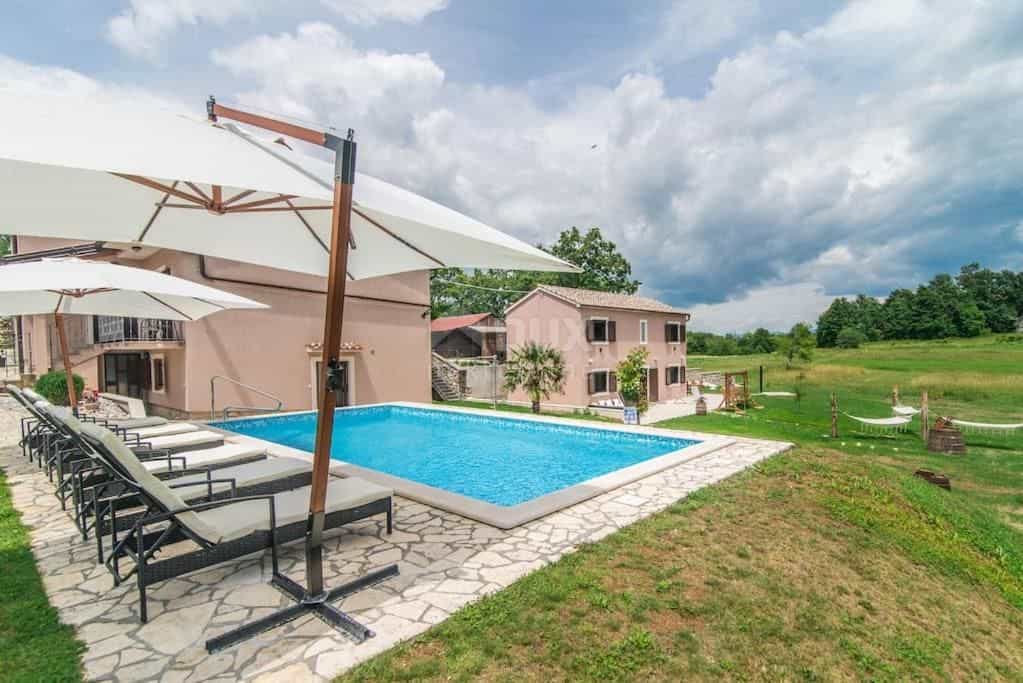House in Pićan, Istria County 12495861