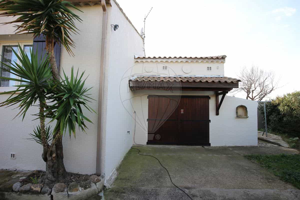 Будинок в Pouzolles, Occitanie 12497000