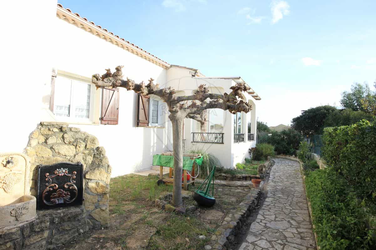 Hus i Pouzolles, Occitanie 12497000
