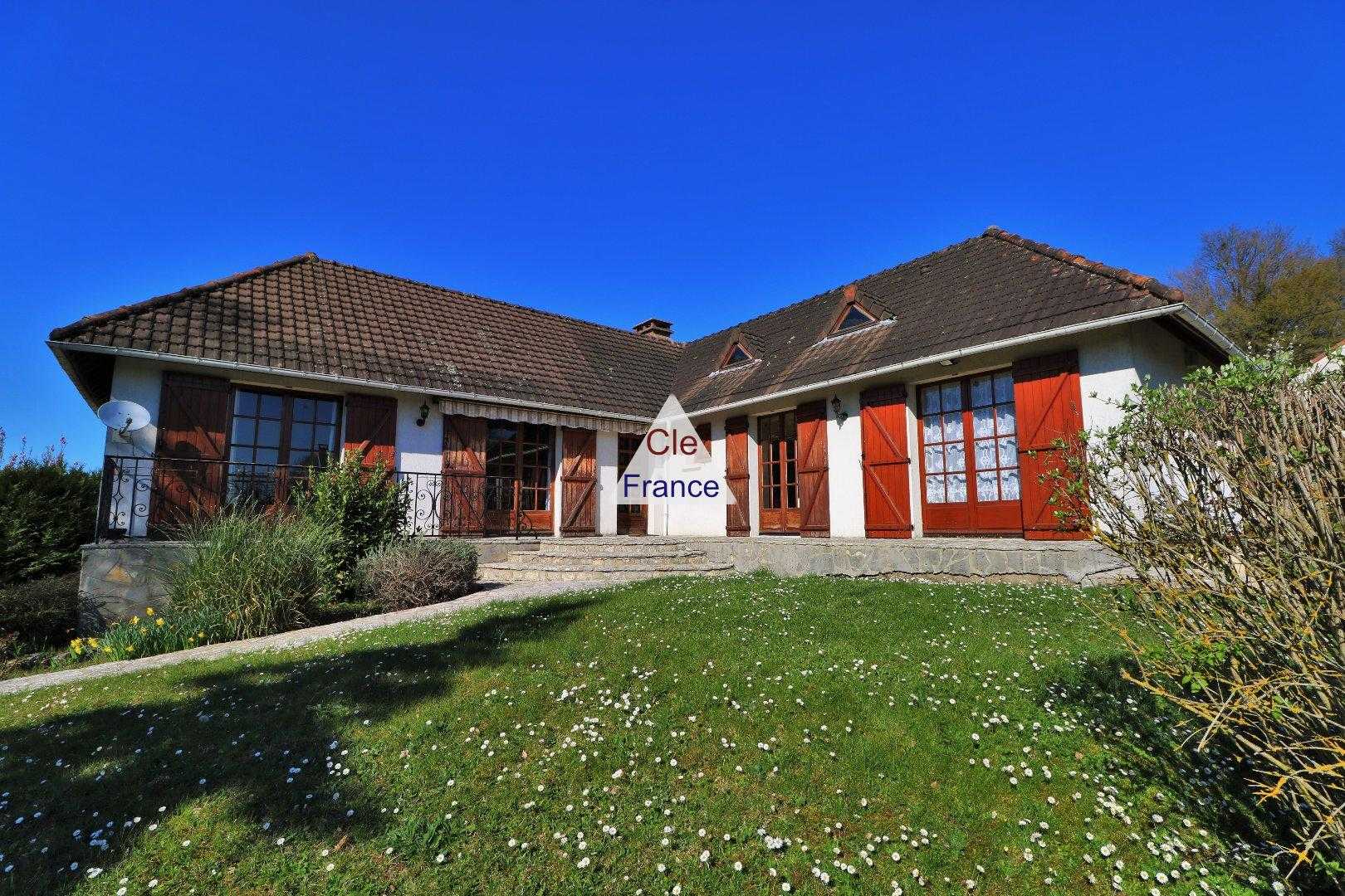 casa no Dammarie-sur-Loing, Centro-Val de Loire 12497098