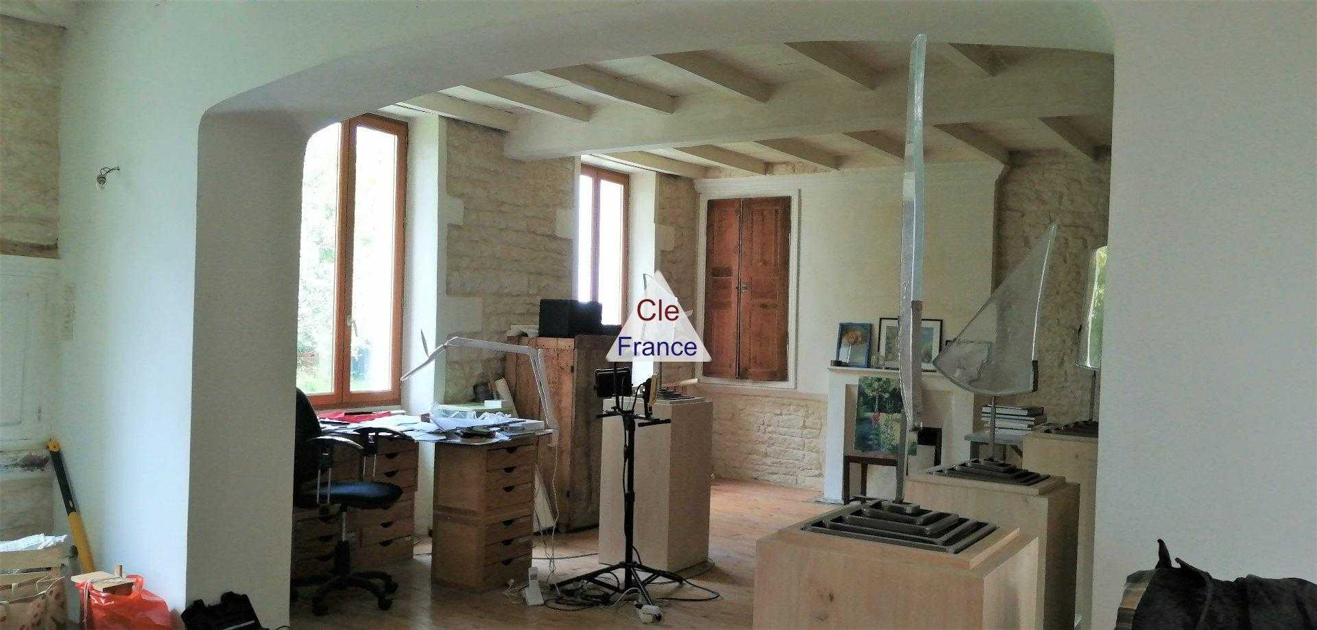 House in Blanzac-les-Matha, Nouvelle-Aquitaine 12497129
