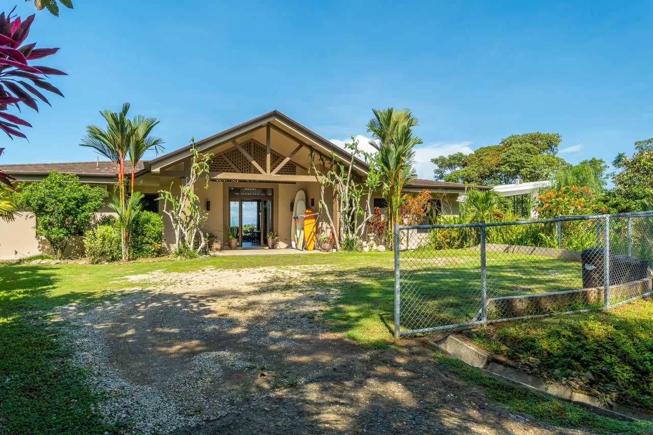بيت في Puntarenas, Puntarenas Province 12498973