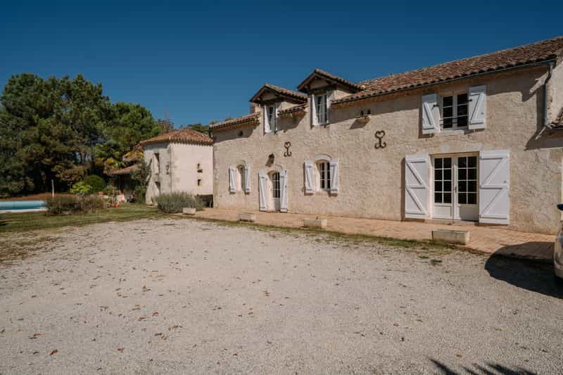 жилой дом в Larroque-sur-l'Osse, Occitanie 12498979
