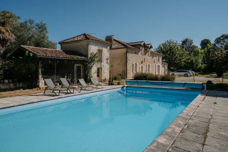 Rumah di Larroque-sur-l'Osse, Occitanie 12498979