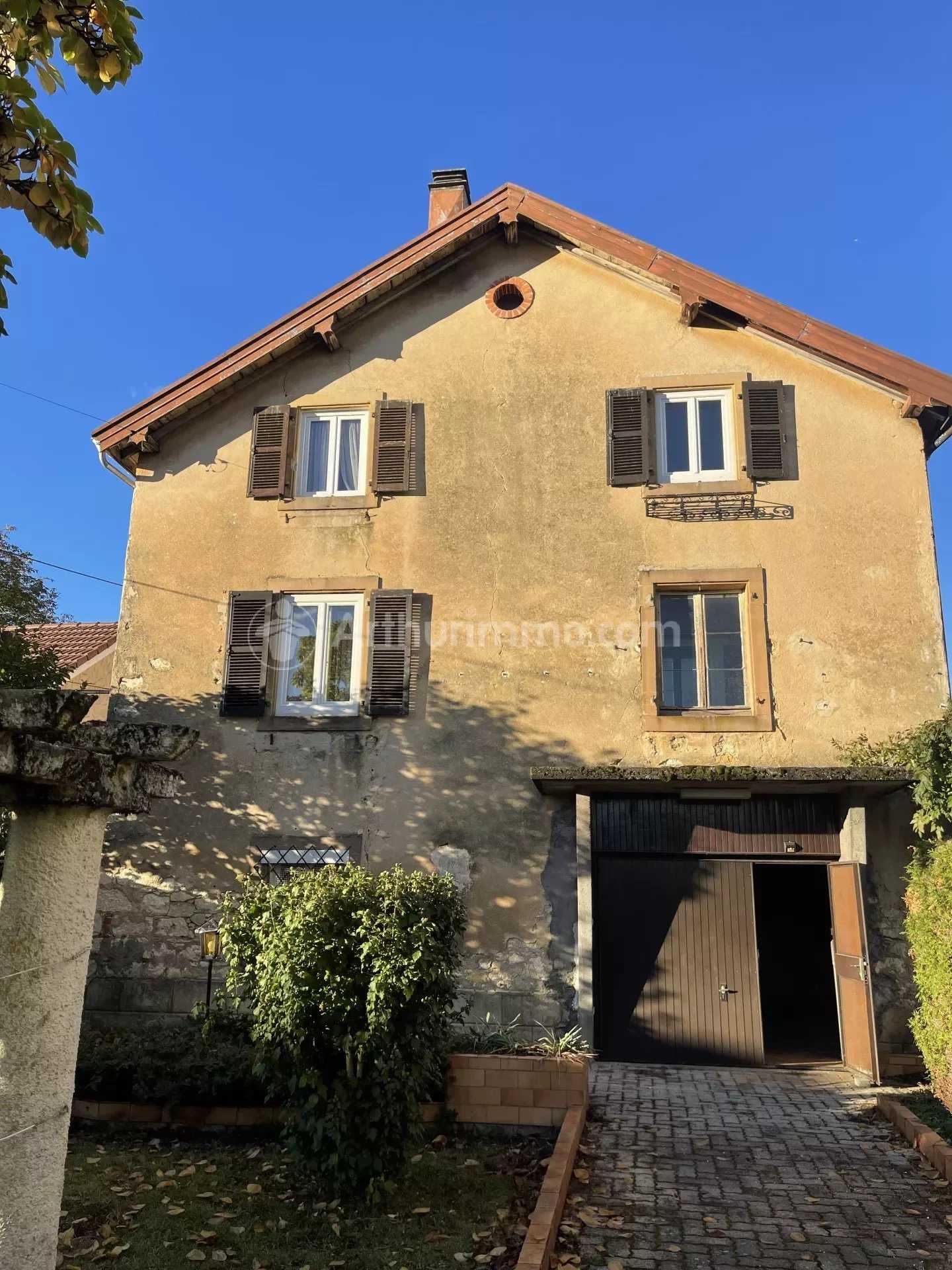 σπίτι σε Valentigney, Bourgogne-Franche-Comte 12499012
