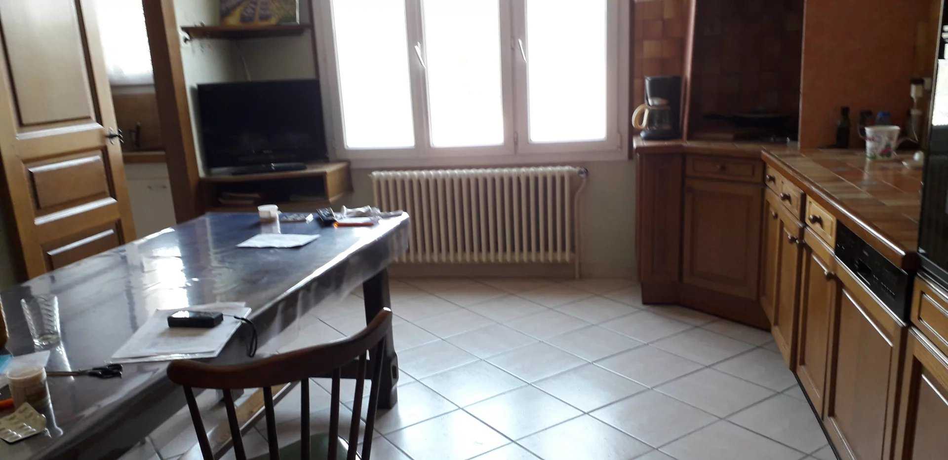 House in Chalons-en-Champagne, Grand Est 12499028