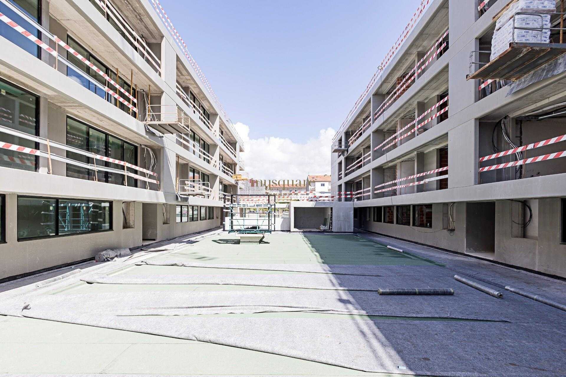 Condominium in Espinho, Aveiro District 12499551