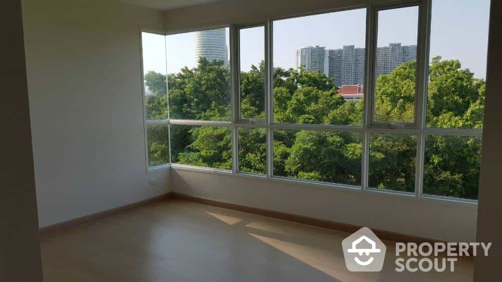 Condominium in Ban Wat Bang Kachao Klang, Samut Prakan 12499857