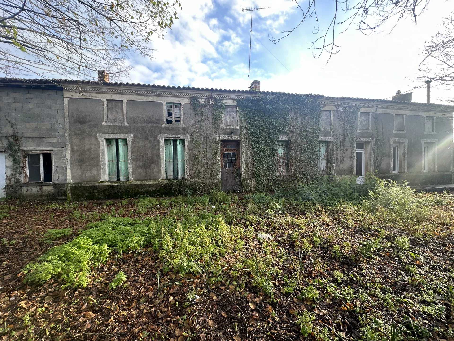 Huis in Saint-Aubin-de-Blaye, Nouvelle-Aquitanië 12500410
