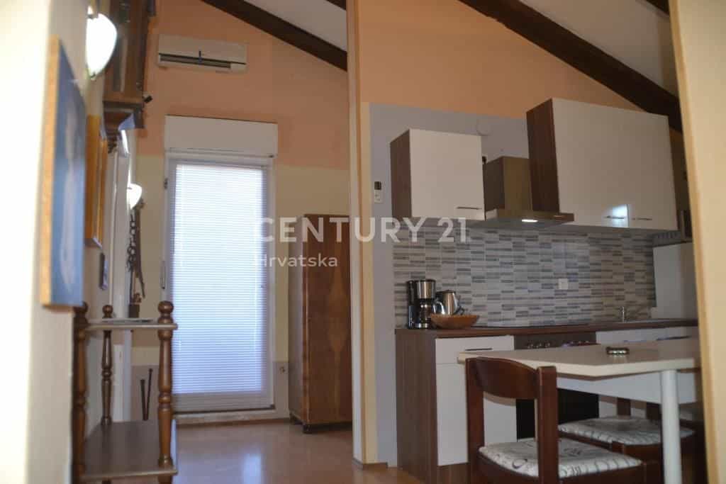 Condominium in Pula, Istria County 12500588