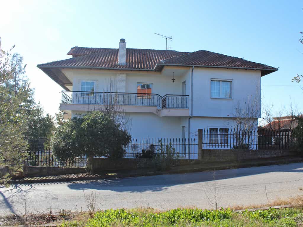 жилой дом в Sfendami, Kentriki Makedonia 12500615