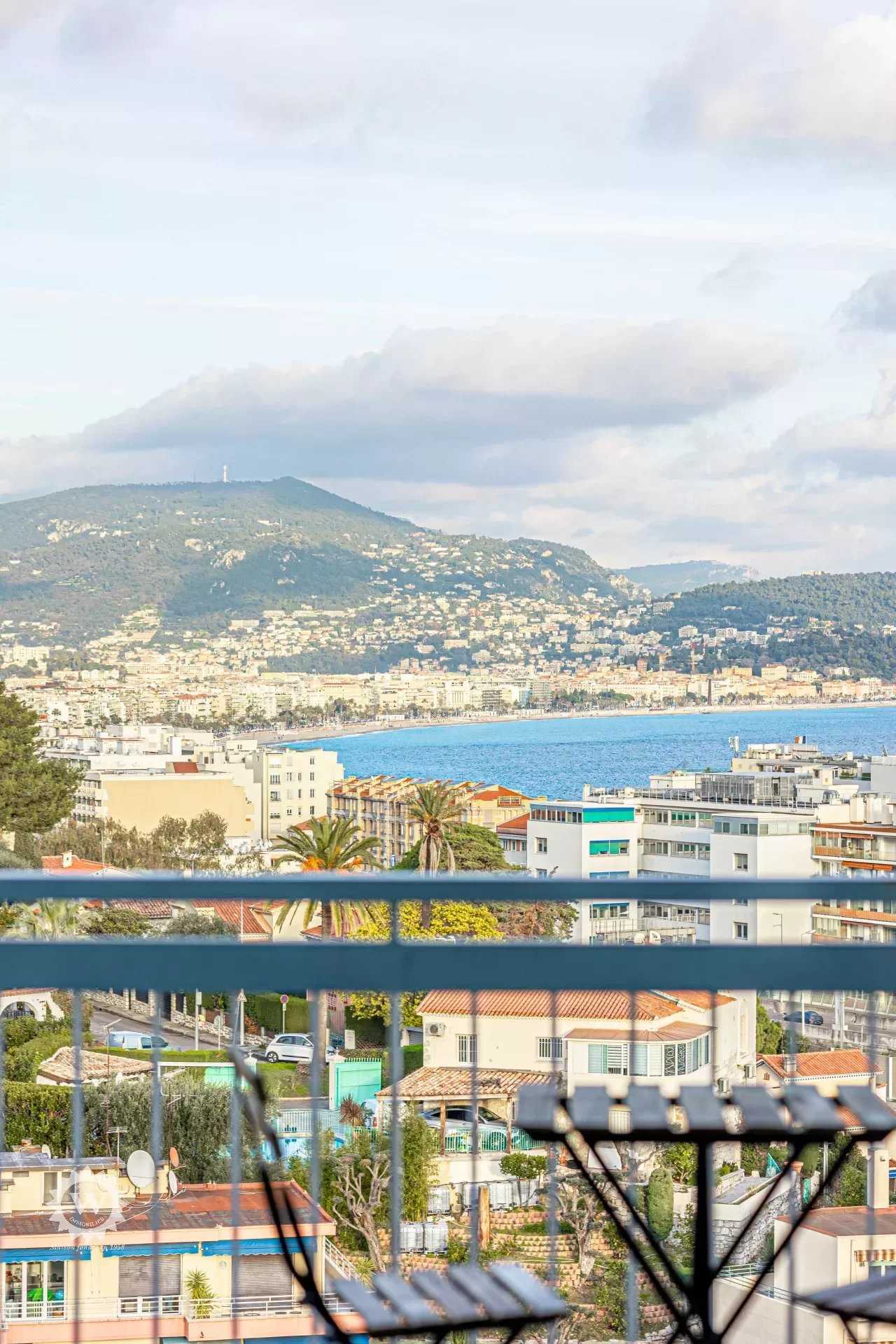 Condominium in Nice, Alpes-Maritimes 12501613