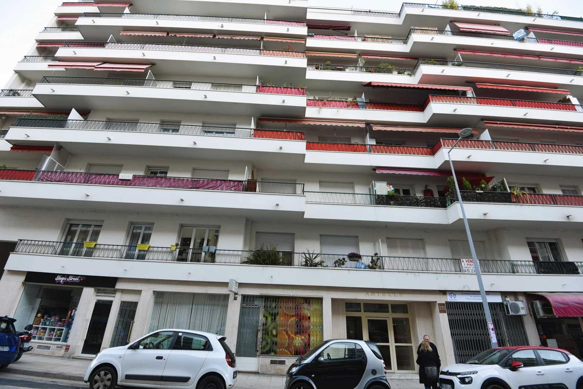 Condominio en Nice, Alpes-Maritimes 12501637