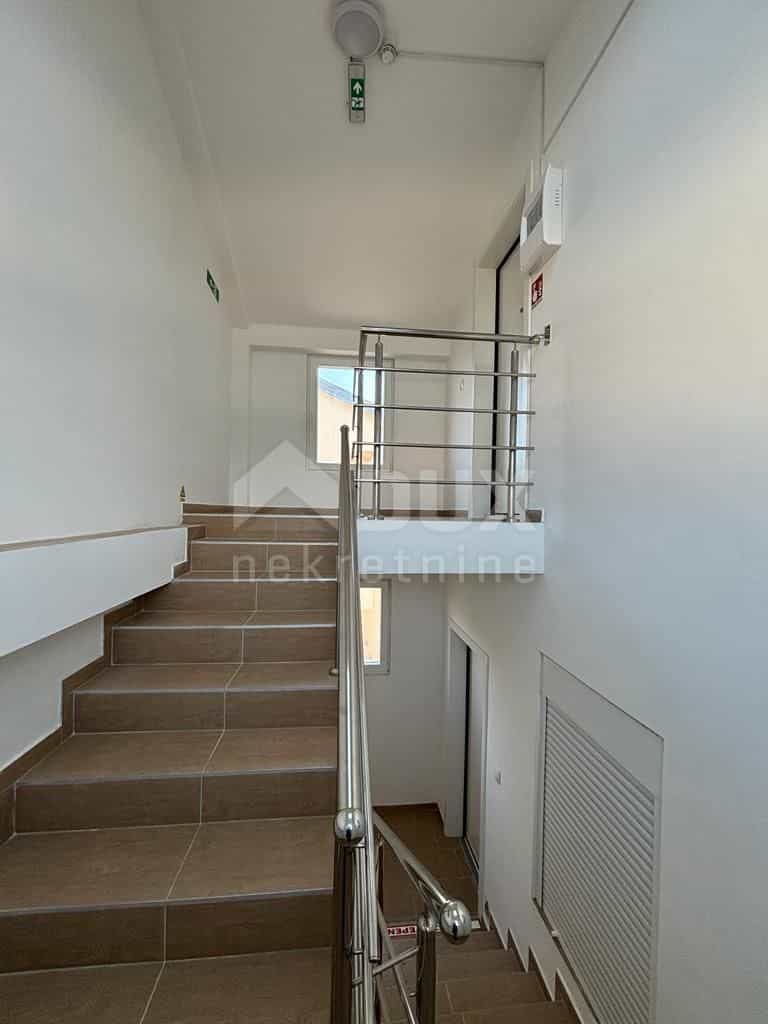 公寓 在 Turanj, Zadarska županija 12505154
