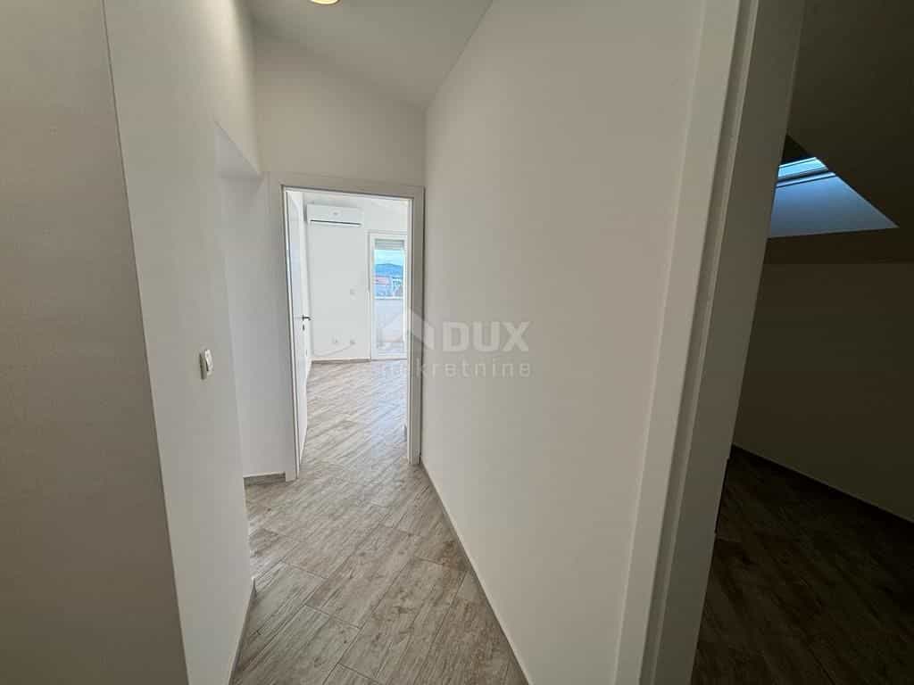 公寓 在 Turanj, Zadarska županija 12505154