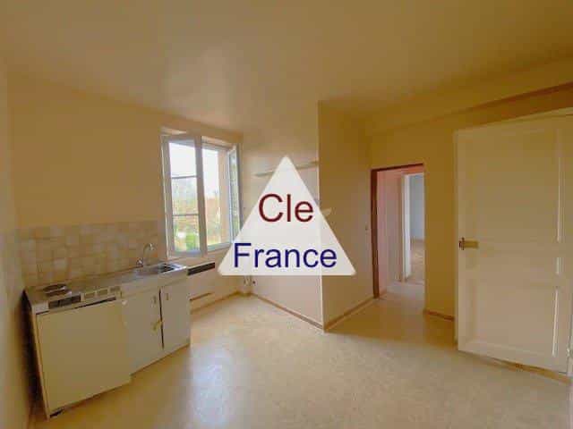 房子 在 Gien, Centre-Val de Loire 12506315