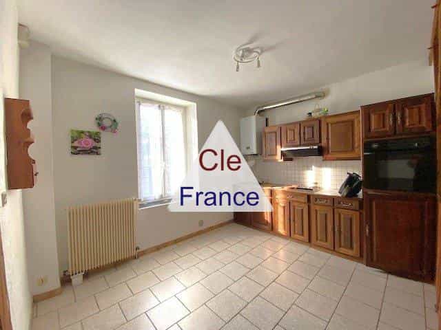 жилой дом в Gien, Centre-Val de Loire 12506315