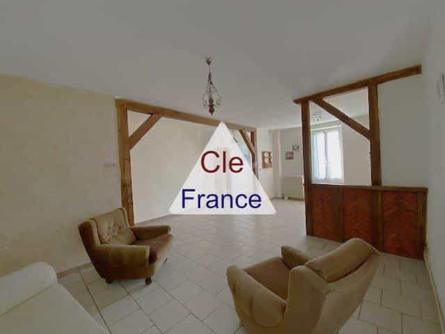 жилой дом в Gien, Centre-Val de Loire 12506315