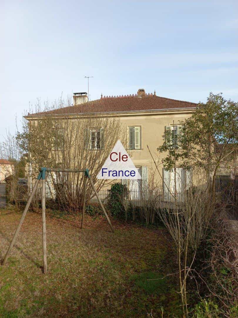 Rumah di Castelnau d'Auzan, Oksitanie 12506321