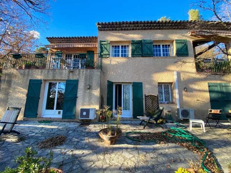 Huis in Le Tignet, Provence-Alpes-Côte d'Azur 12507666