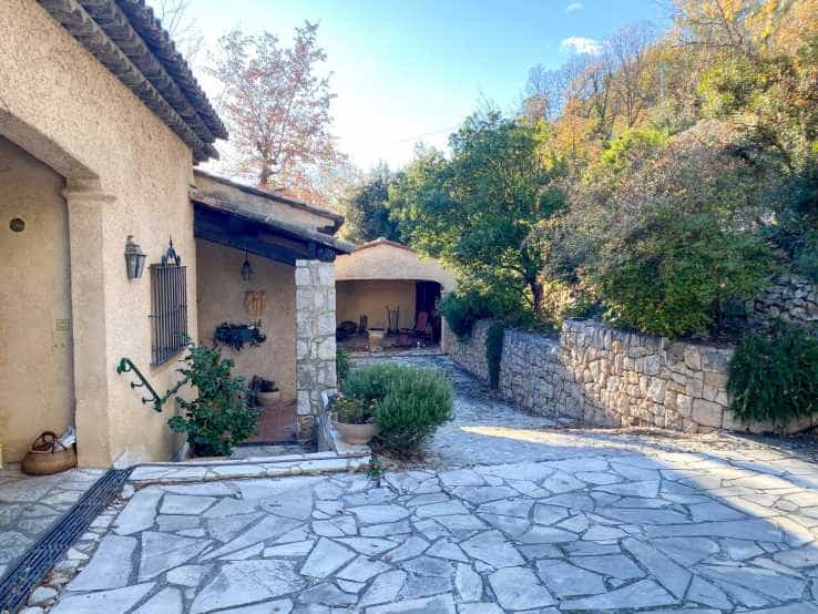 Talo sisään Le Tignet, Provence-Alpes-Cote d'Azur 12507666