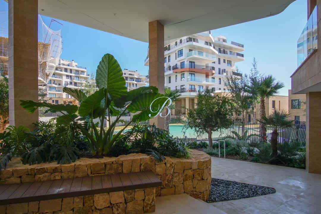 Condominium in Villajoyosa, Valencia 12508321