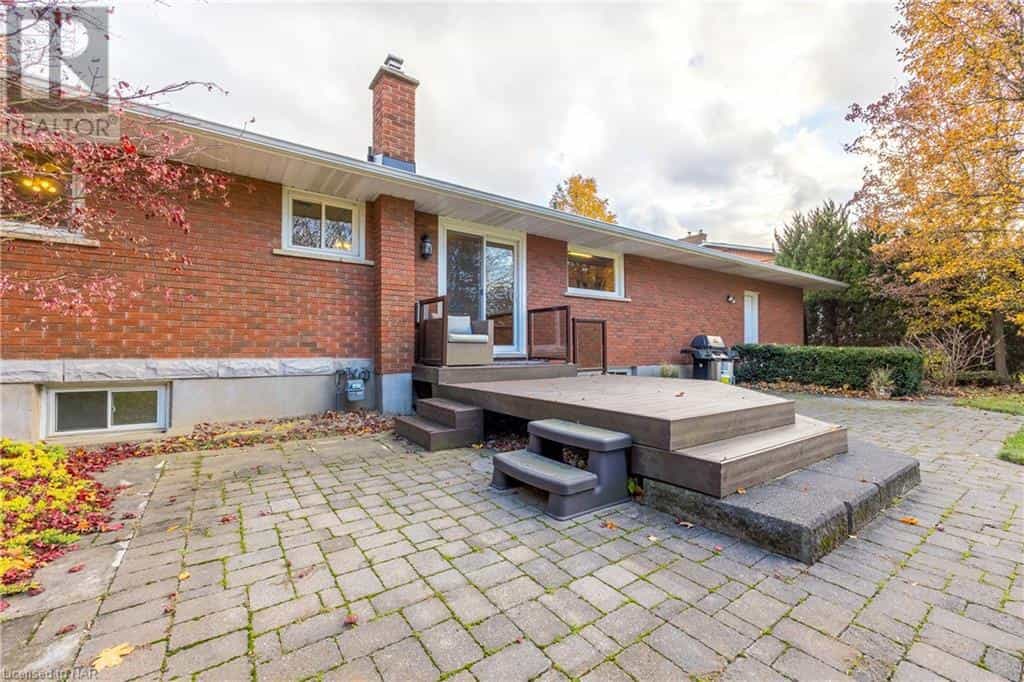 House in Lincoln, Ontario 12508749