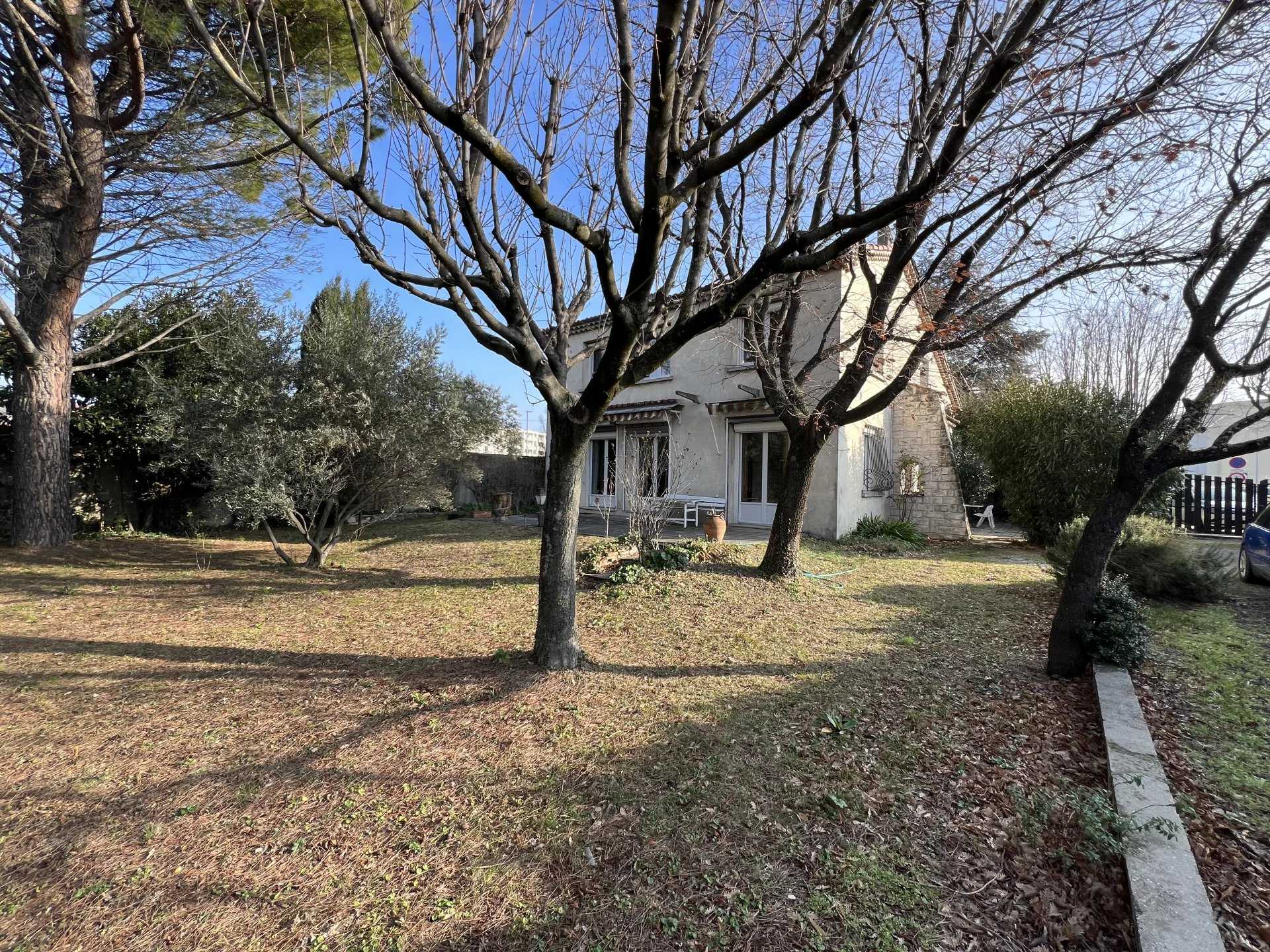 住宅 在 Montélimar, Drôme 12508779