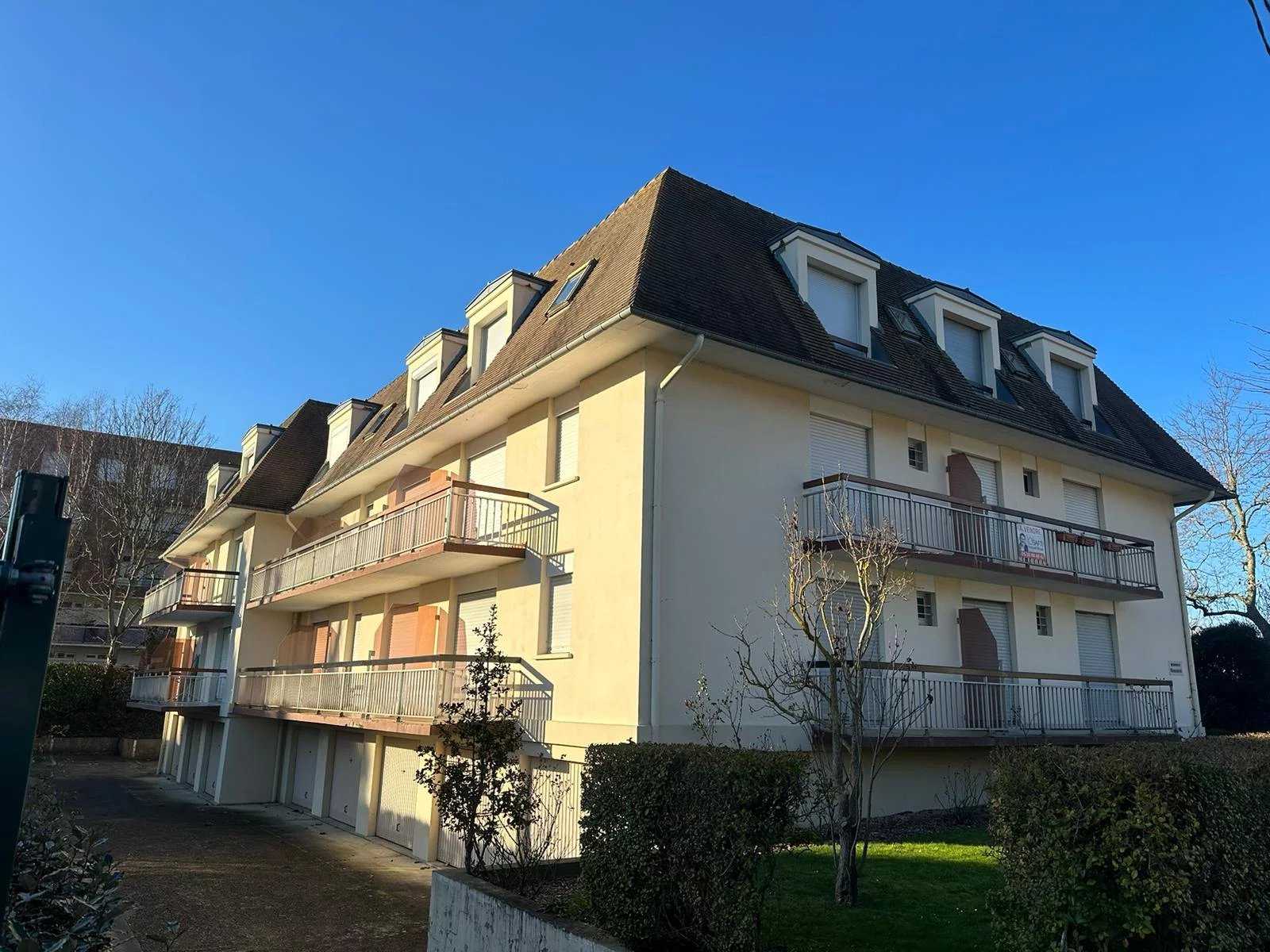 Condominium in Houlgate, Normandie 12508783