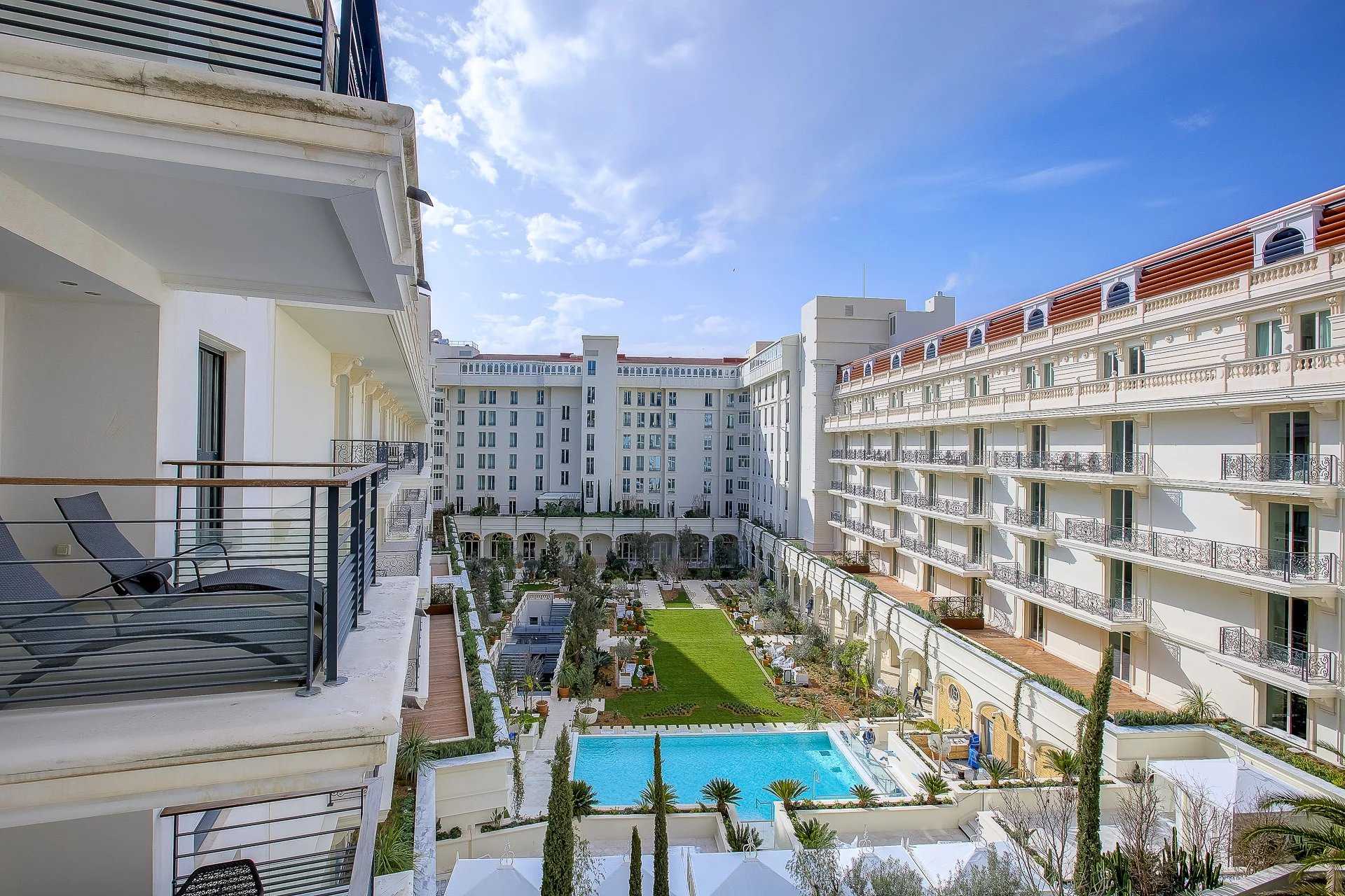 Residential in Cannes, Alpes-Maritimes 12508788