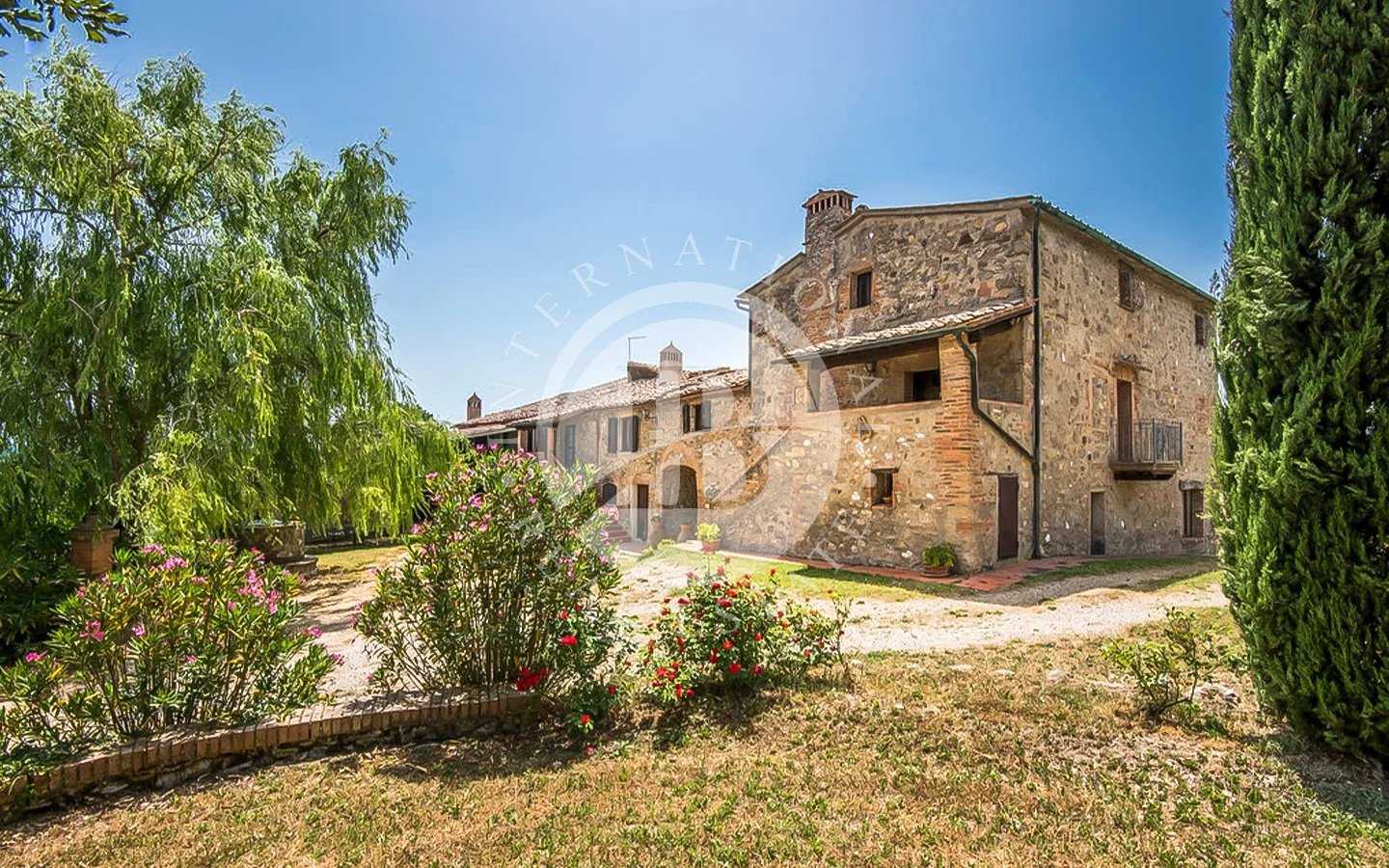 Dom w Radicondoli, Tuscany 12508908